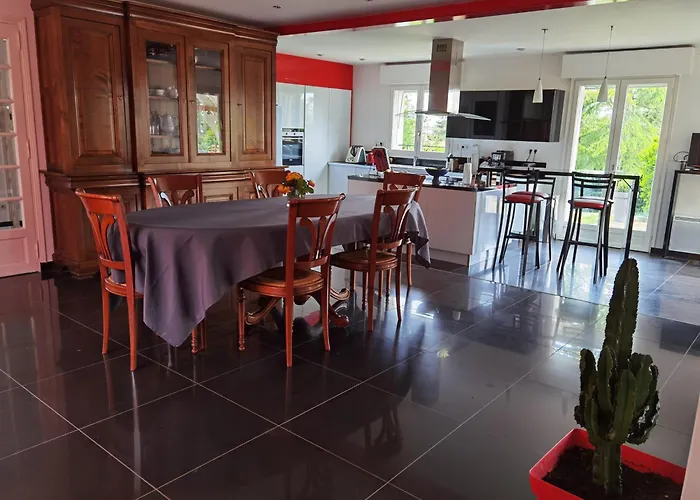 Avec Piscine à 10 Min Du Circuit Des 24h Du Mans