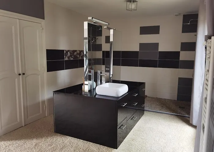 Avec Piscine à 10 Min Du Circuit Des 24h Du Mans Spay