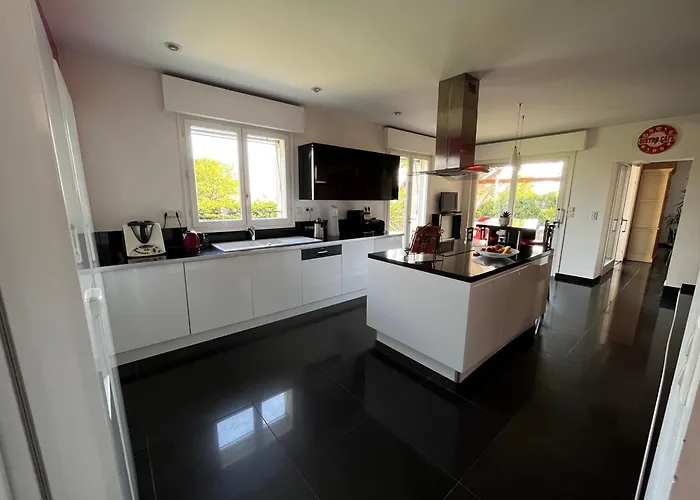 Avec Piscine à 10 Min Du Circuit Des 24h Du Mans Villa *