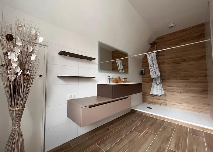 Avec Piscine à 10 Min Du Circuit Des 24h Du Mans Spay