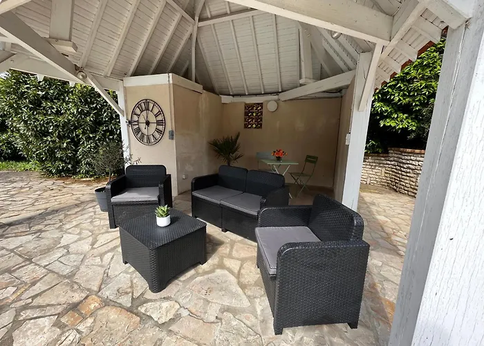 Avec Piscine à 10 Min Du Circuit Des 24h Du Mans Villa Spay